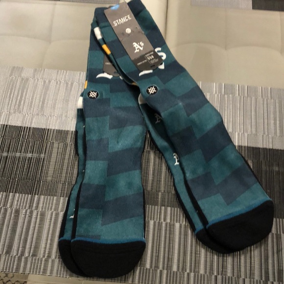 New 2 Pairs Men’s Stance Oakland A’s Socks Large 9-12